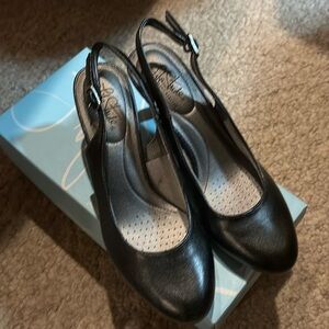 Life Stride Paris Black Heels Size 7 1/2